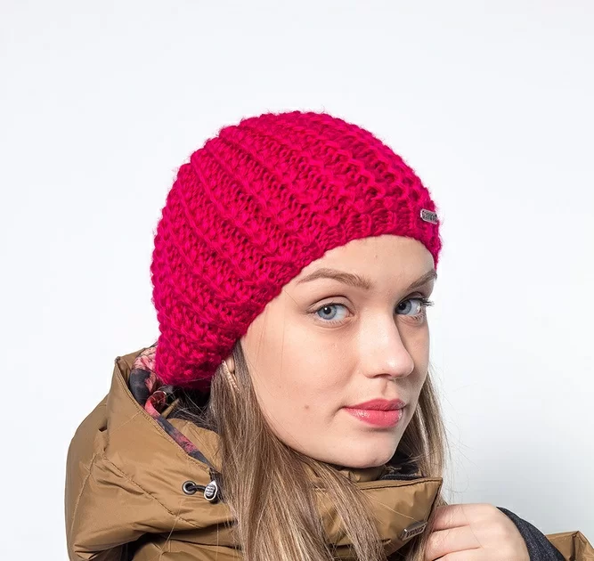 Шапка Dakine жен. Aimee 8680-571 Фото Шапка Dakine жен. Aimee 8680-571 со склада магазина Спортев