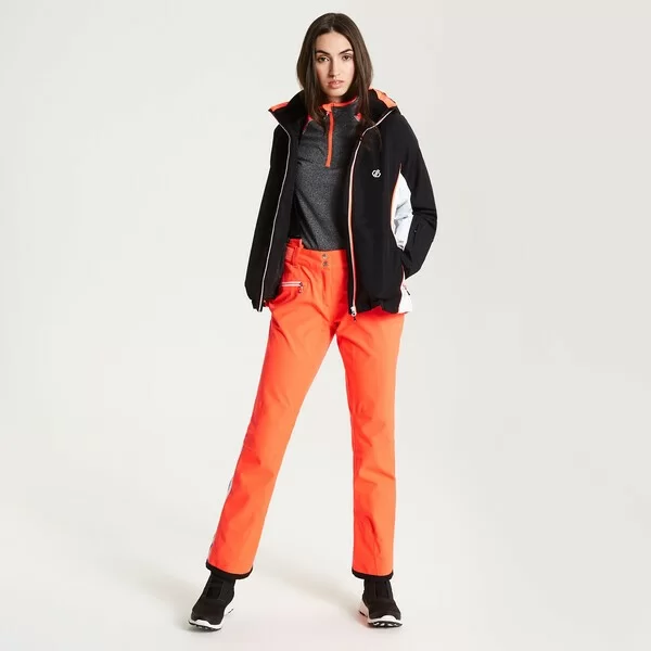 Куртка Thrive Jacket (Цвет 800, Черный) DWP437 Фото Куртка Thrive Jacket (Цвет 800, Черный) DWP437 со склада магазина Спортев