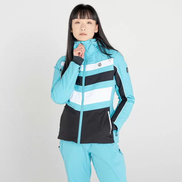 Куртка Provenance Jacket (Цвет 1A1, Синий/Черный) DWP499 Фото Куртка Provenance Jacket (Цвет 1A1, Синий/Черный) DWP499 со склада магазина Спортев