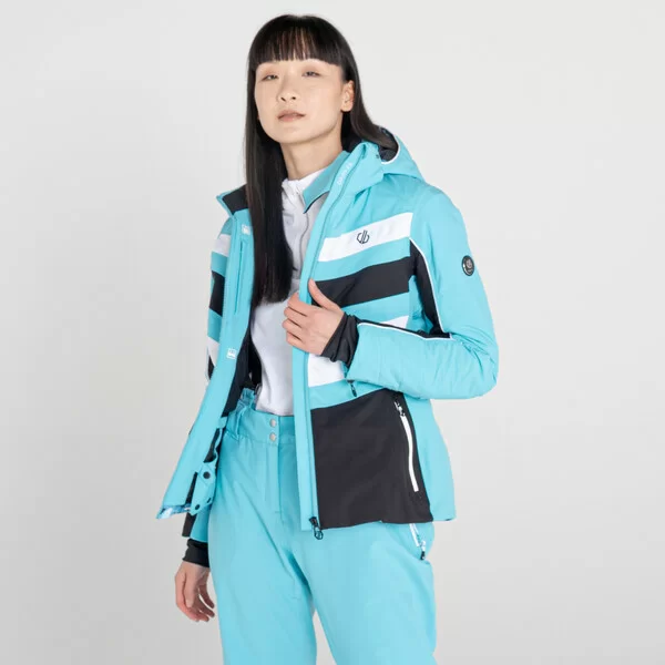 Куртка Provenance Jacket (Цвет 1A1, Синий/Черный) DWP499 Фото Куртка Provenance Jacket (Цвет 1A1, Синий/Черный) DWP499 со склада магазина Спортев