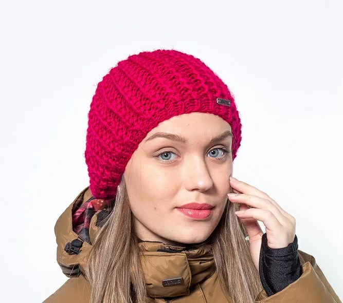 Шапка Dakine жен. Aimee 8680-571 Фото Шапка Dakine жен. Aimee 8680-571 со склада магазина Спортев