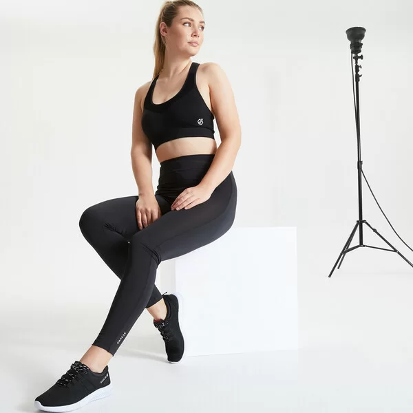 Брюки Legitimate Tight (Цвет 800, Черный) DWJ475 Фото Брюки Legitimate Tight (Цвет 800, Черный) DWJ475 со склада магазина Спортев