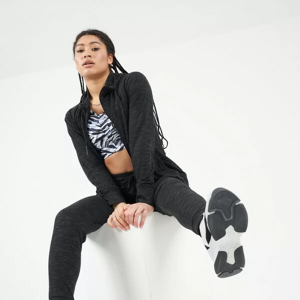 Толстовка PullThroughHoodie (Цвет 3PD, Темно-серый) DWA476 Фото Толстовка PullThroughHoodie (Цвет 3PD, Темно-серый) DWA476 со склада магазина Спортев