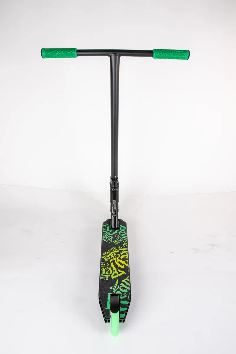 Самокат TechTeam Duker 101 (2022) трюковой black/green Фото Самокат TechTeam Duker 101 (2022) трюковой black/green со склада магазина Спортев