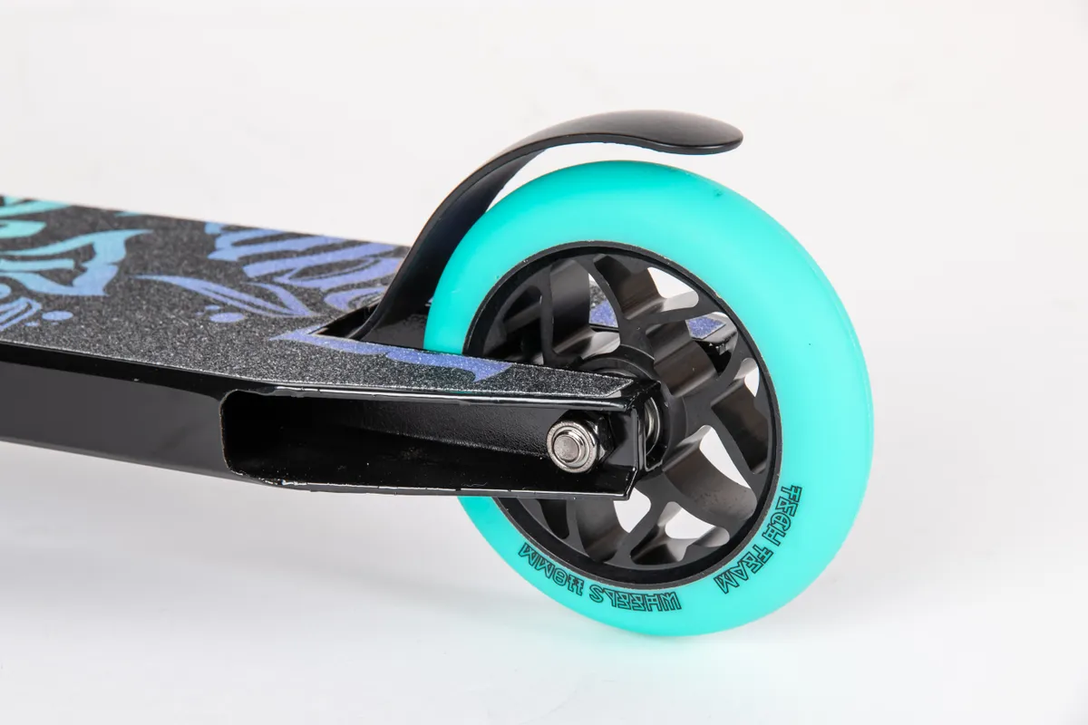 Самокат TechTeam Duker 101 (2022) трюковой black/celadon Фото Самокат TechTeam Duker 101 (2022) трюковой black/celadon со склада магазина Спортев