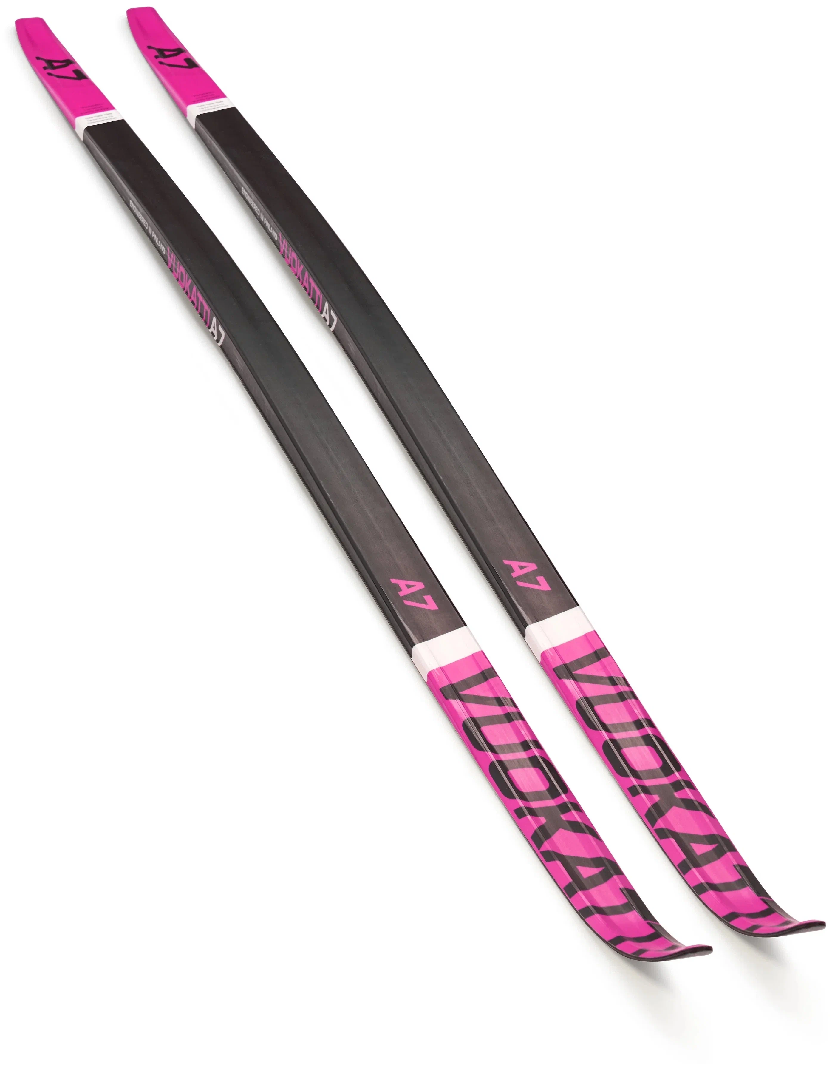 Беговые лыжи Vuokatti wax black/magenta 045WBM Фото Беговые лыжи Vuokatti wax black/magenta 045WBM со склада магазина Спортев