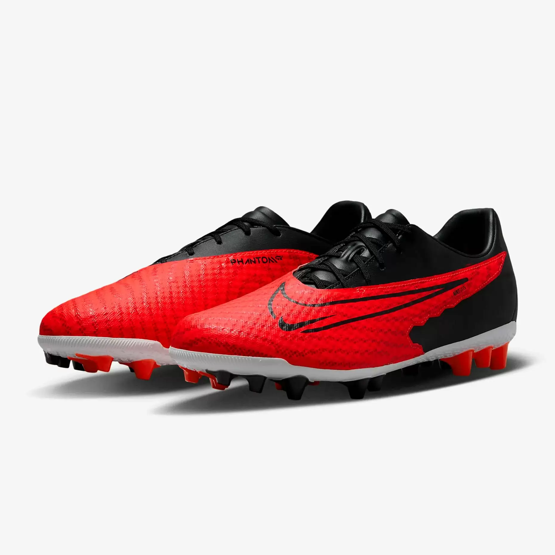 Бутсы Nike Phantom GX Academy AG DD9469-600 Фото Бутсы Nike Phantom GX Academy AG DD9469-600 со склада магазина Спортев